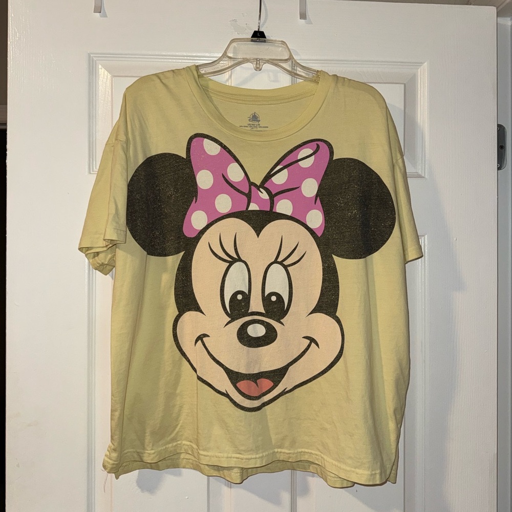 New Disney Parks Cream Light Yellow Tee w/ Minnie Mouse & Pink Bow Size L 💛🩷